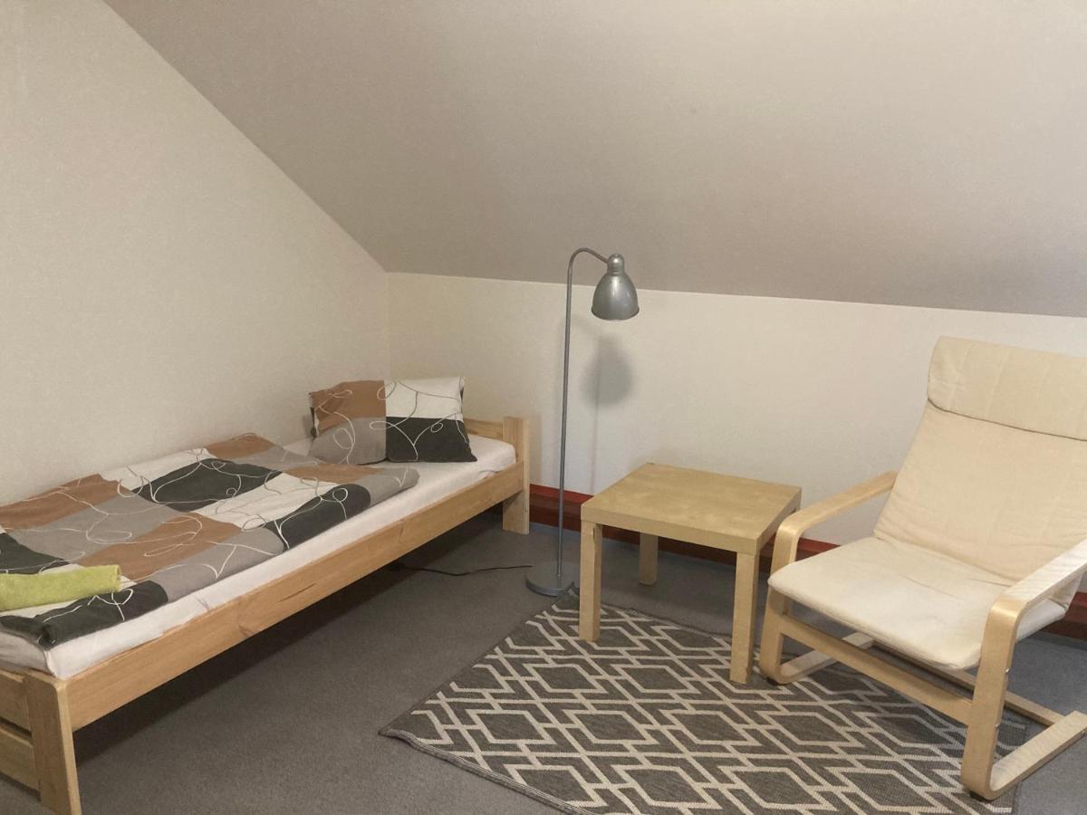 Апартаменти Apartman Restaurace Praha Єтршиховіце Екстер'єр фото