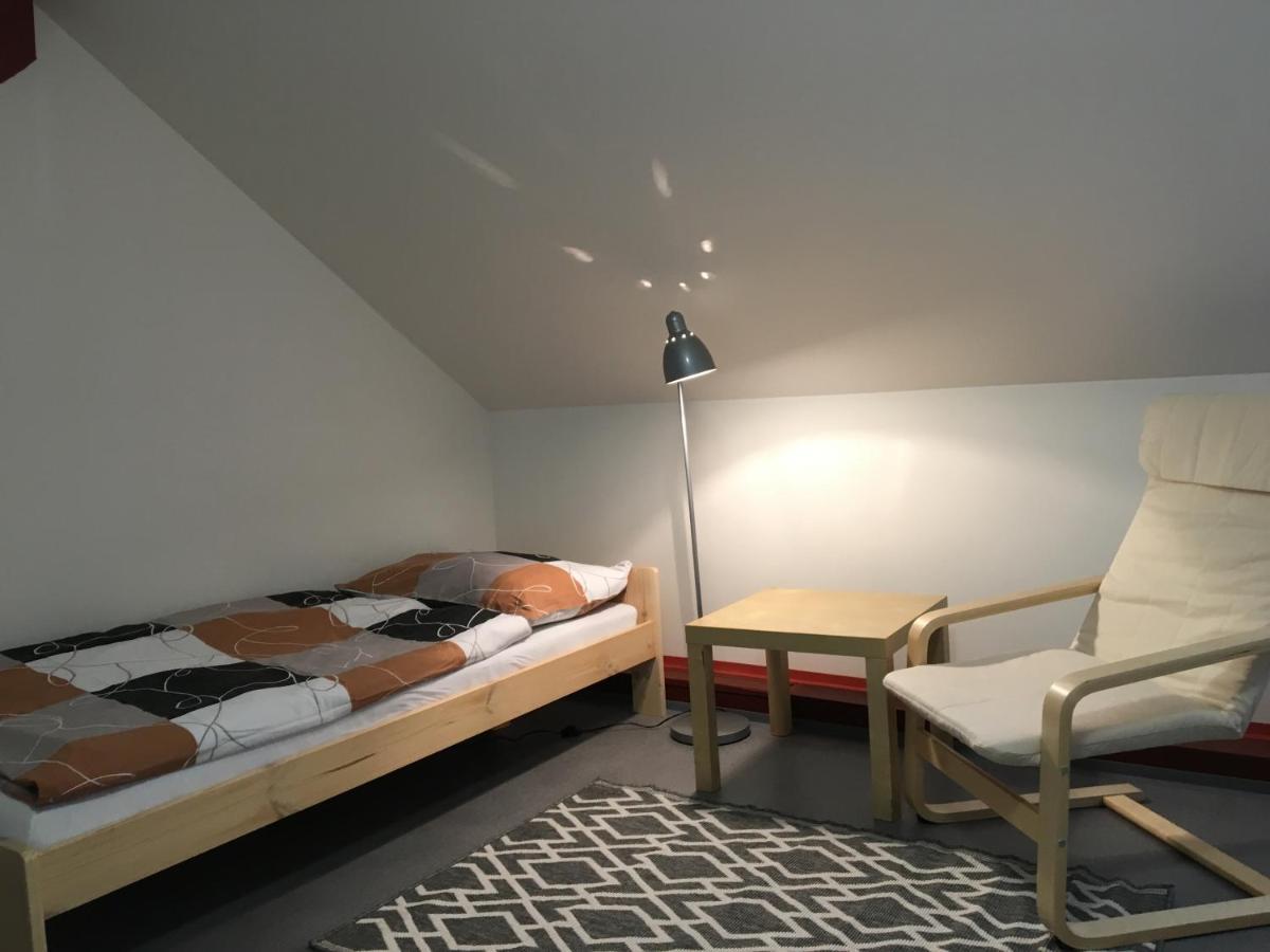Апартаменти Apartman Restaurace Praha Єтршиховіце Екстер'єр фото
